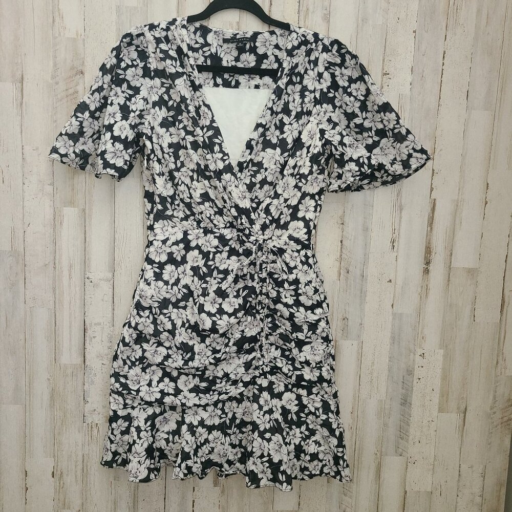Alex Marie size 6 Floral Ruched Pleated Ruffle Dress Flutter sleeve black/ white